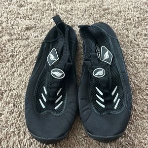 Black water shoes